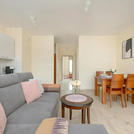 Apartment Wilczak Spacious With Free Garage By Renters Poznan