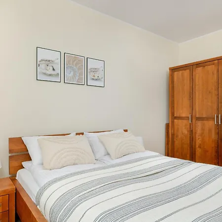 Wilczak Spacious With Free Garage By Renters Apartment *