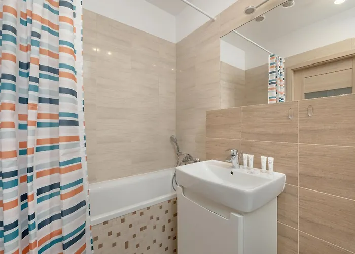 Wilczak Spacious With Free Garage By Renters شقة